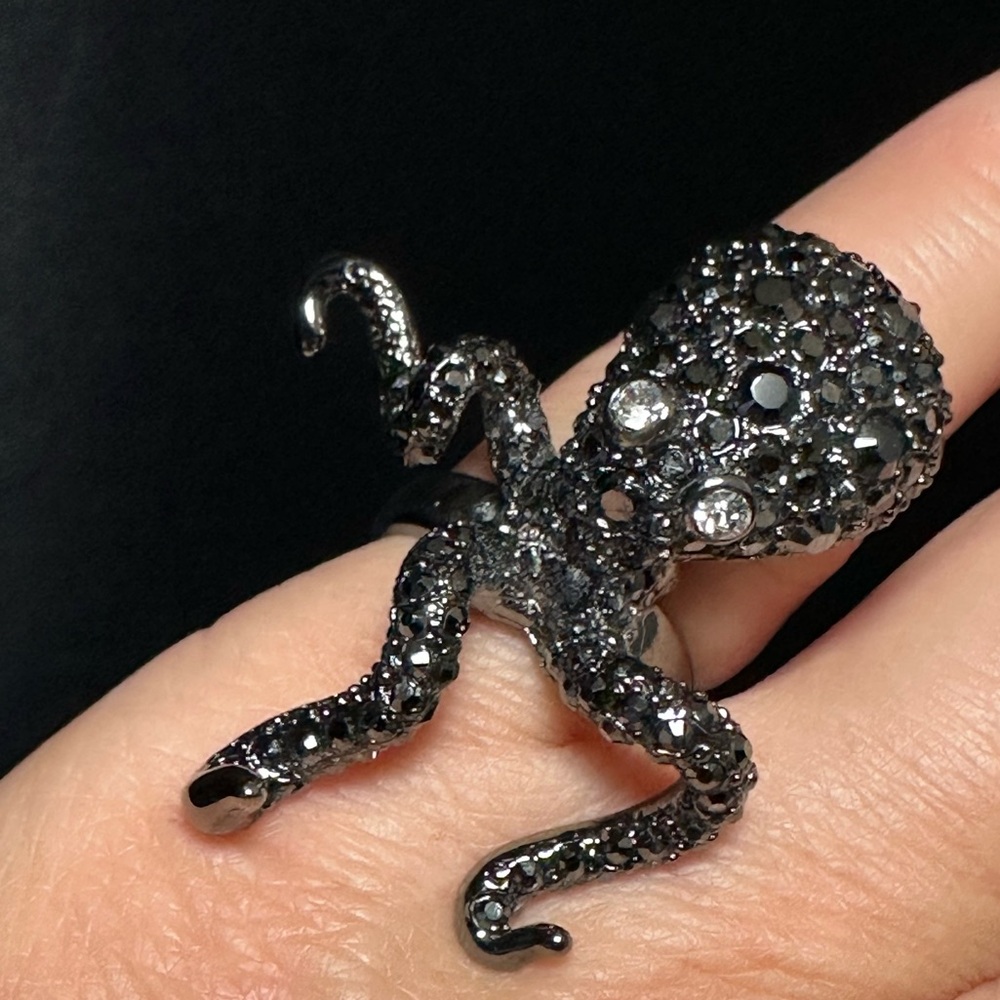 Kenneth Jay Lane Octopus Cocktail Ring - Black Rhinestone on Gunmetal-Size 7 KJL